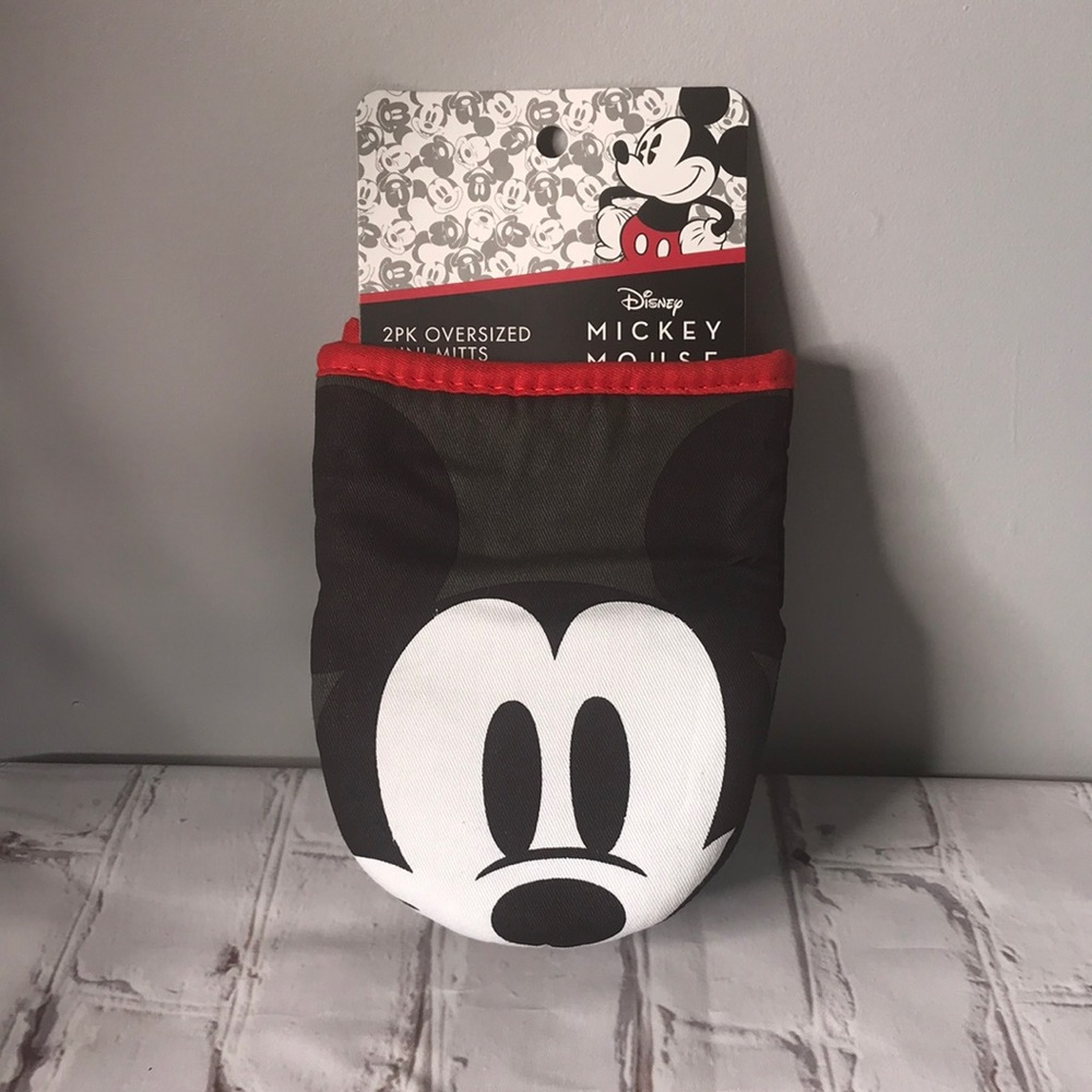 Disney Mickey Mouse 2 Pack Oversized Mini Oven Mitts
